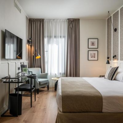 Accessible Double Room Hotel Barcelona Catedral Promo Code