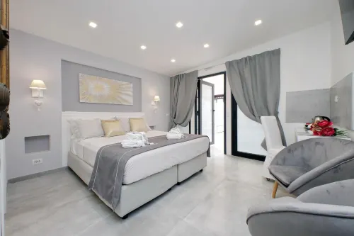 Roman Holiday Suites