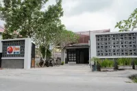 Oseda Nias Surf House Hotels in 