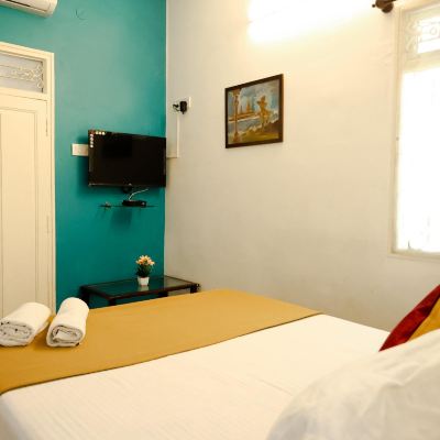 Twin Room B La Maison Royale Promo Code