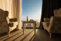 Maritimo Luxury ApartHotel