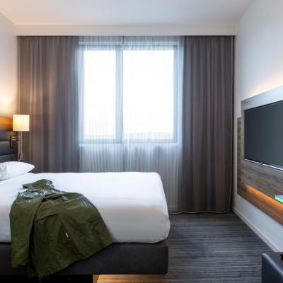 Moxy Sleeper Queen Room Moxy Berlin Ostbahnhof Promo Code