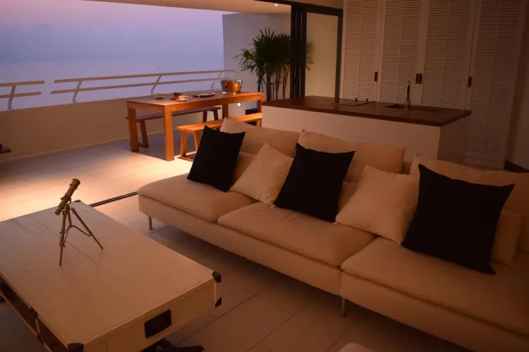 ห้องสวีทแบบสองห้องนอนพร้อมวิวทะเล