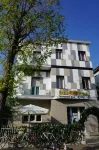 Sunflower City Student Hostel & Bar Hotele w: 