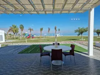 Holiday Beach Resort