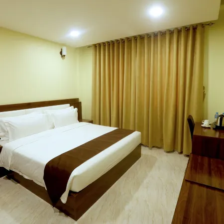 Golden Crown Hotel