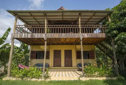 Champa Lodge