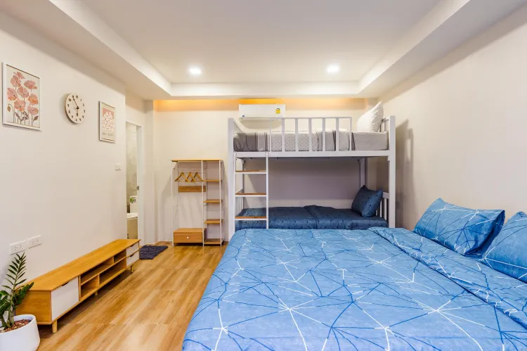 Holiday House-Entire House or Apartment