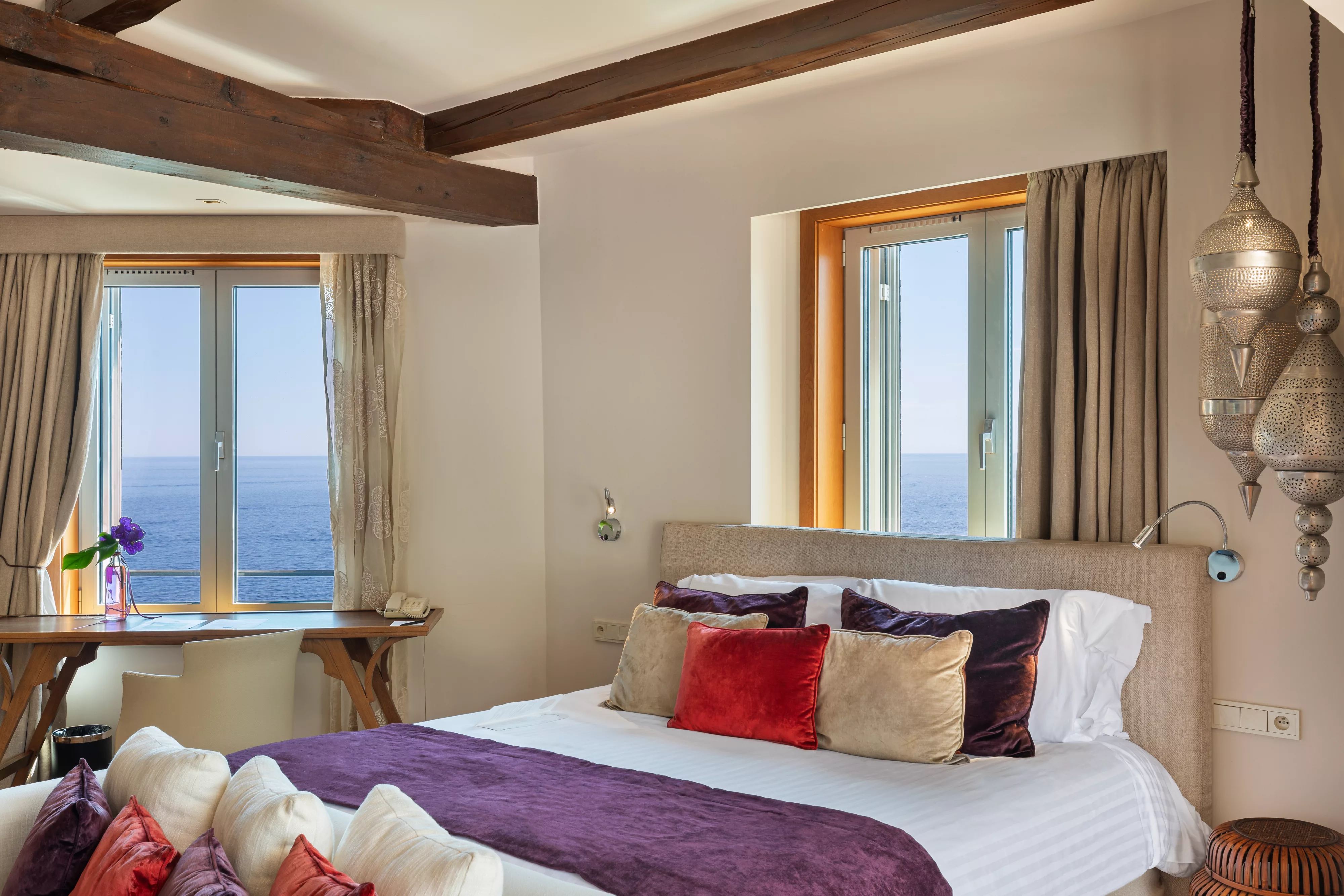 山边顶层海景套房