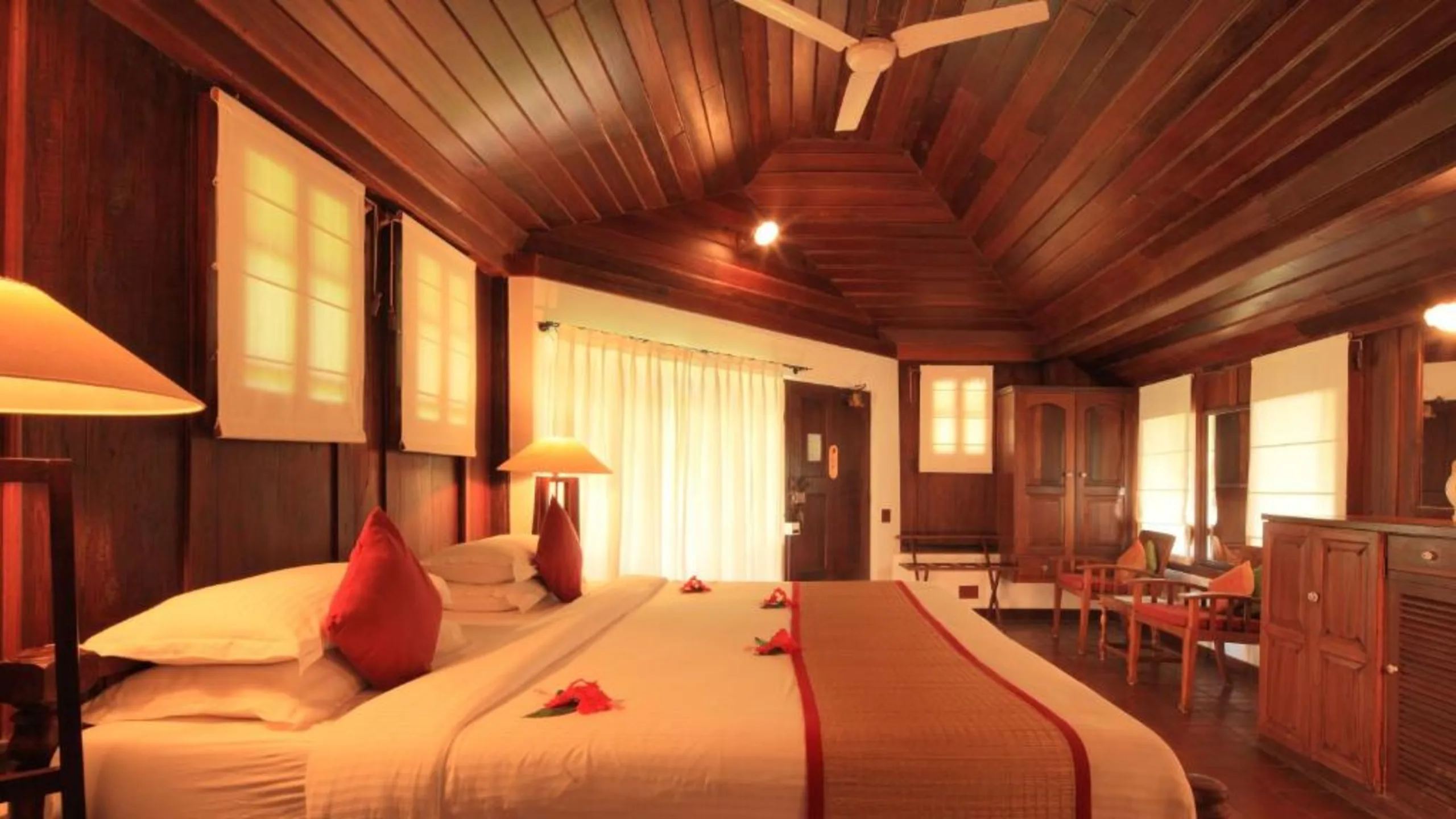 Coconut Lagoon Kumarakom- a CGH Earth Experience传统平房
