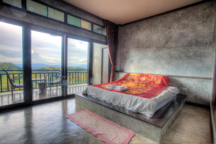 ห้องดีลักซ์ เตียงคิงไซส์ พร้อมวิวภูเขา