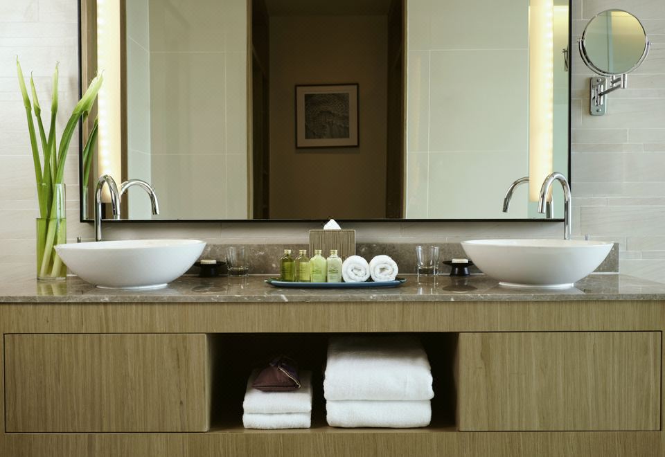 Mövenpick Siam Hotel Na Jomtien PattayaDeluxe King Room With Sea View