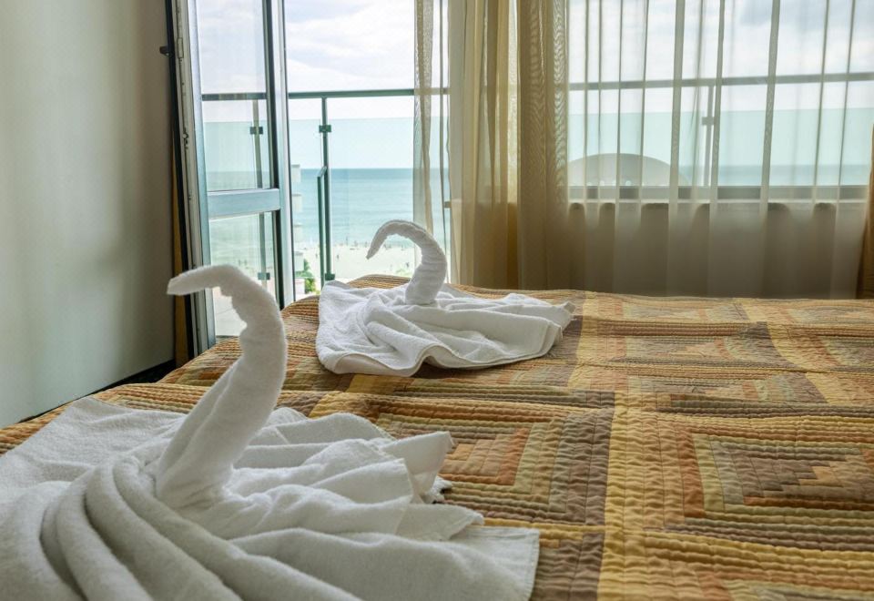 家庭间 - 带正面海景