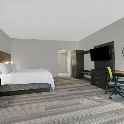 King Suite With Mobility Accessible Tub Holiday Inn Express Milwaukee Downtown, an IHG Hotel Promo Code