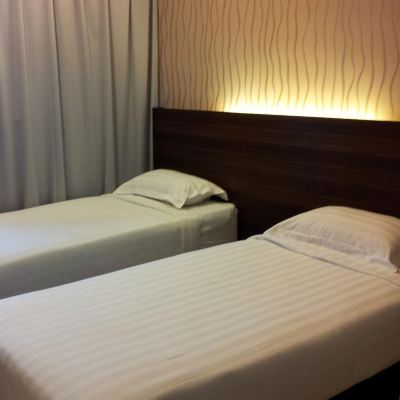 Deluxe Twin Room Kupon The Regency Garden Hotel