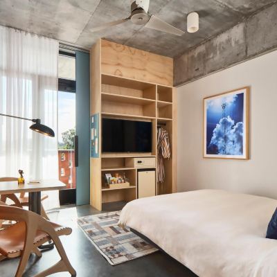 Queen Room The Carpenter Hotel Promo Code