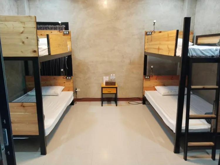 Dormitory Room-4 Person Bunk Beds