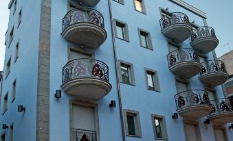 Victoria Hotel - Housity