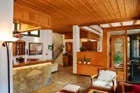 Artemis Hotel