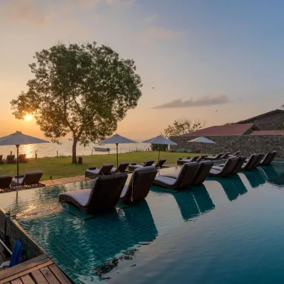 Regenta Arie Lagoon Negombo Отели рядом с достопримечательностью «Лагуна Негомбо»
