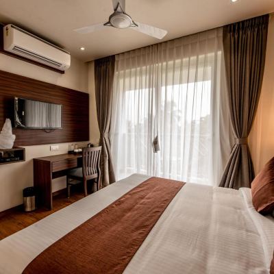 Deluxe Double Room with Balcony THE GREEN BOUTIQUE Promo Code