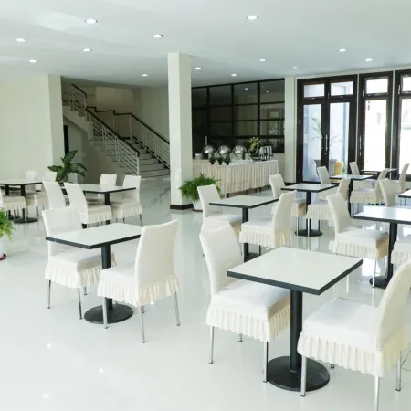 Crystal City Hotel