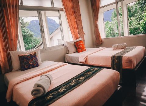 Thaweesuk Hotel โรงแรมทวีสุข