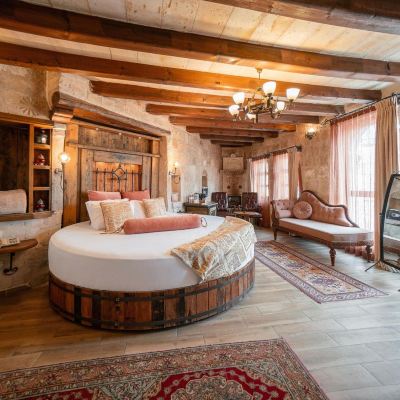 King Room Divan Cave House Promo Code
