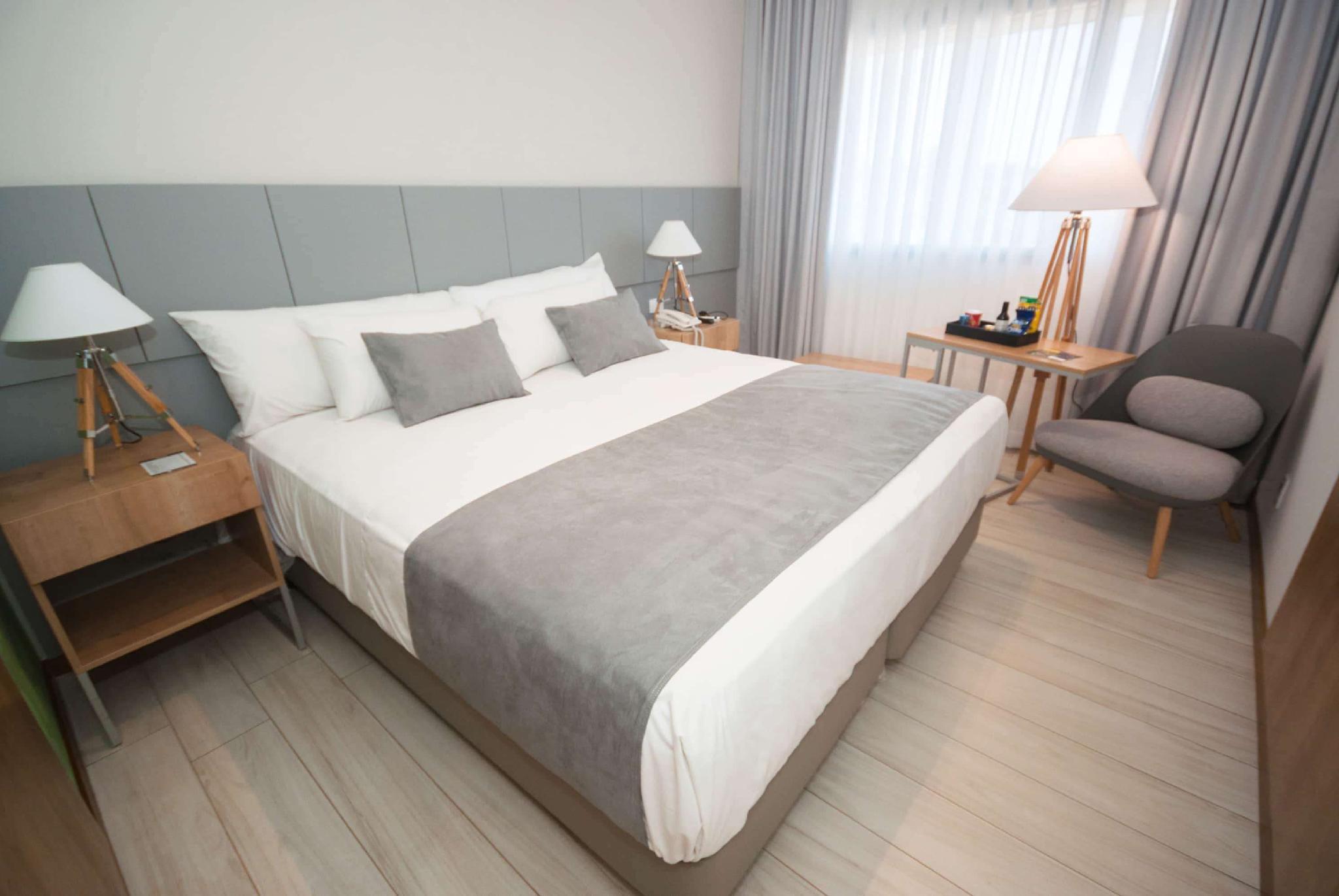 特大床房（禁烟）