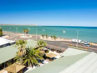 Shark Bay Seafront Apartments Hotels in Denham