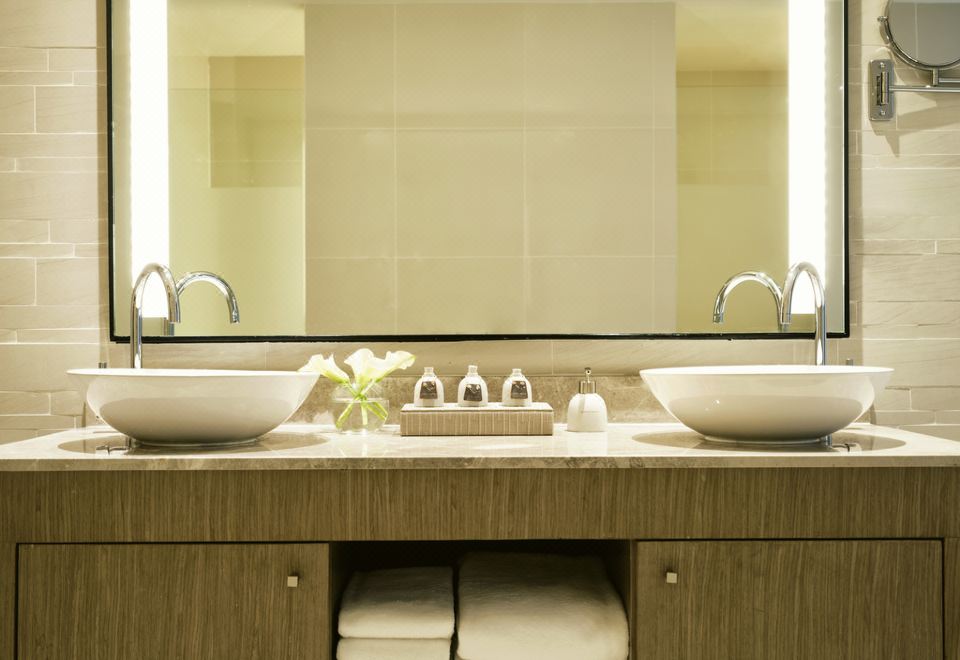 Mövenpick Siam Hotel Na Jomtien PattayaFamily Suite Sea View