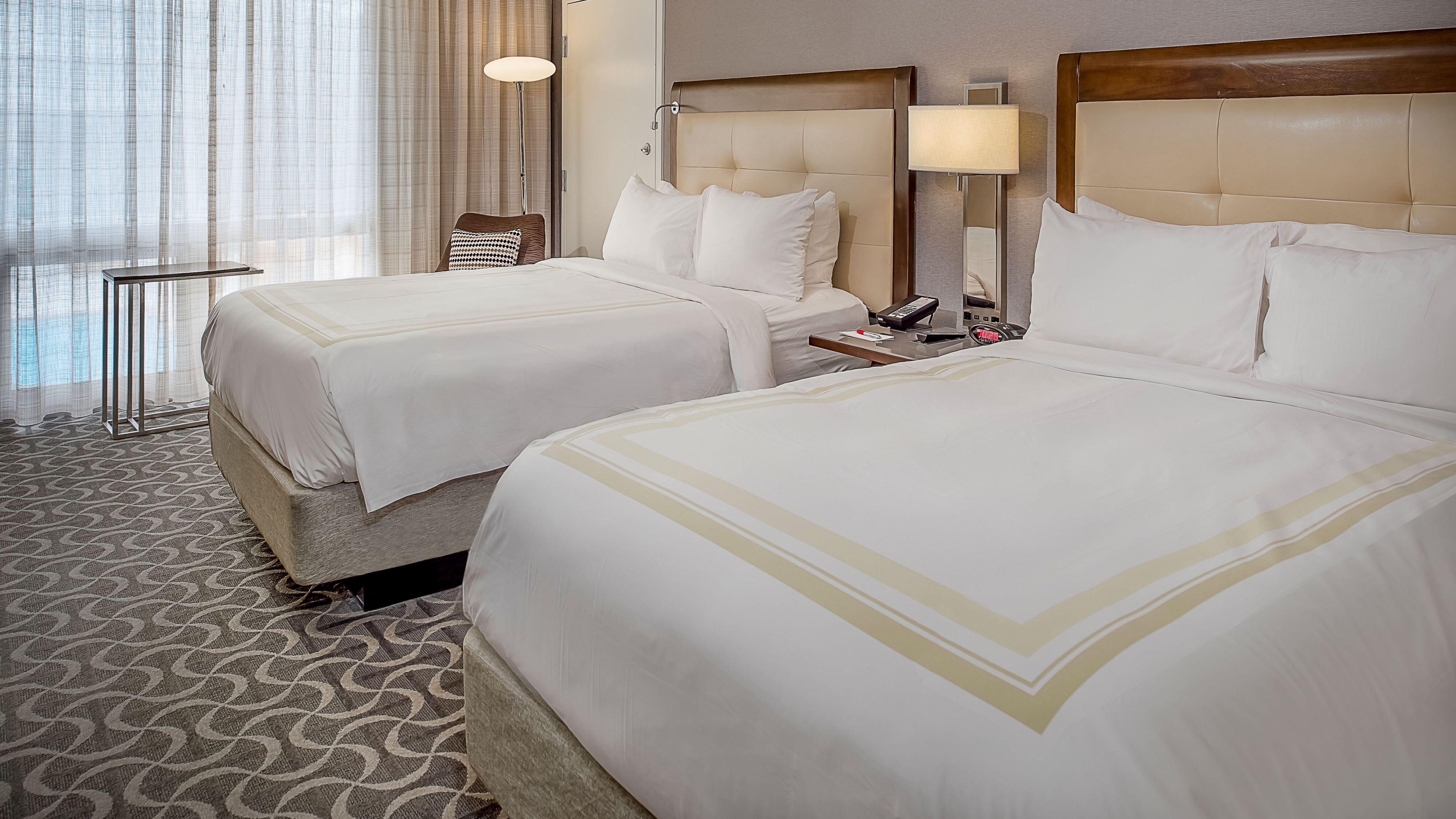 庭院通道，客房，两张双人床，西塔楼