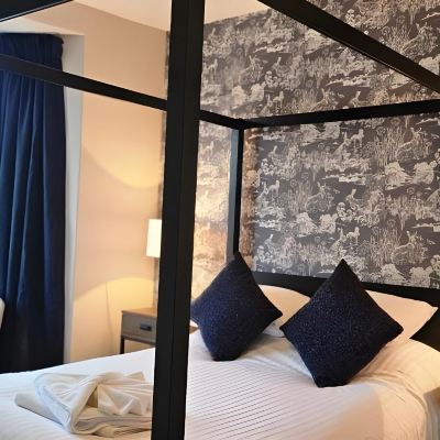 Double Room-Premium-Ensuite with Shower-4 Poster with River View The Abbey Inn Promo Code