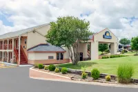 Days Inn by Wyndham Ardmore Hotels in 