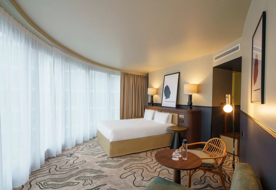 大床套房（帶單人梳化床）