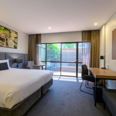 Courtyard King Room Mercure Penrith Promo Code