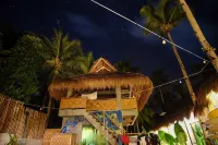 Hiraya Surf Hostel Hotel di 