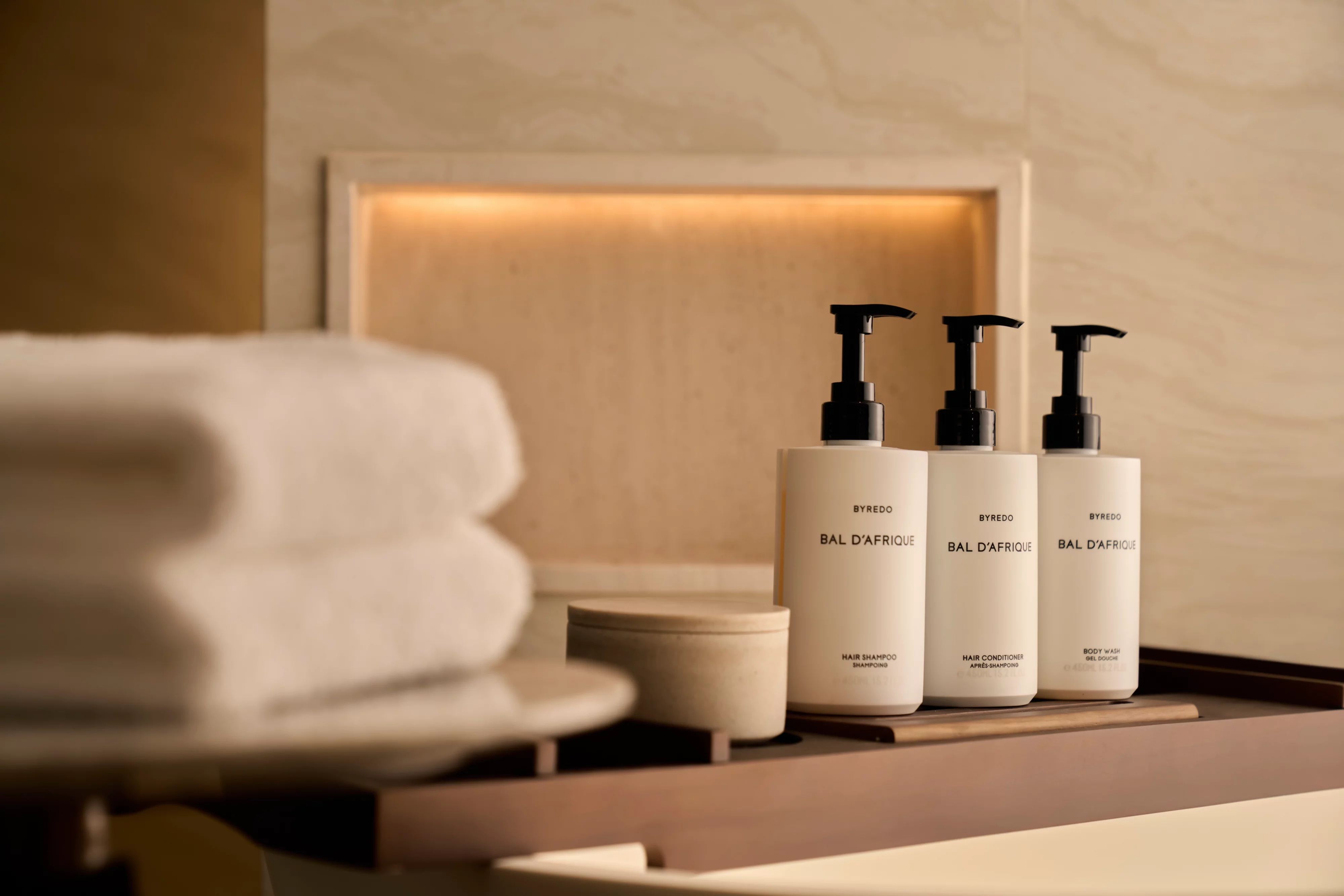 1特大床经典下龙湾景房