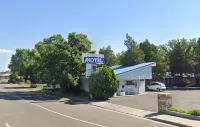 Majestic Rockies Motel