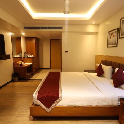 Deluxe Room Akash Inn Promo Code