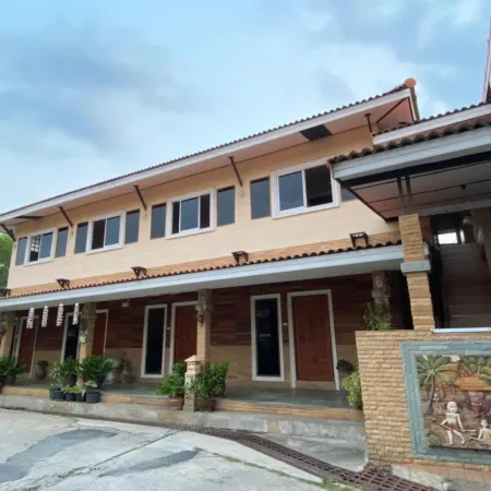 Phunumfha Hotel @Chum Phae - Khon Kaen