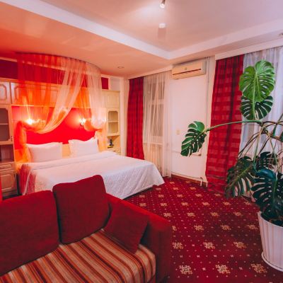 Junior Suite Double Thematic Alexander House Promo Code