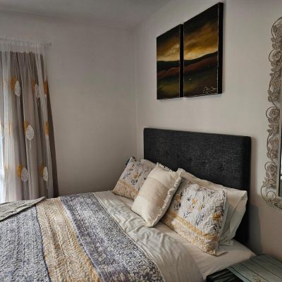 Family Room With Free Netflix Albert Number 6 Promo Code