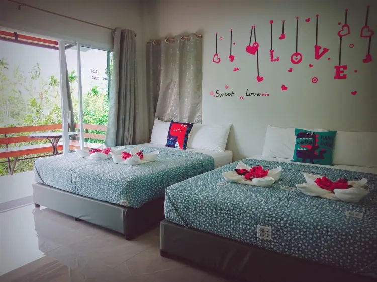 ห้องวิวเนินเขา 2 เตียงควีนไซส์