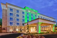 Wyndham Garden Duluth Hotel a 