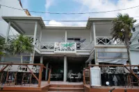 Sandbar Beachfront Hostel & Restaurant Hotel a 