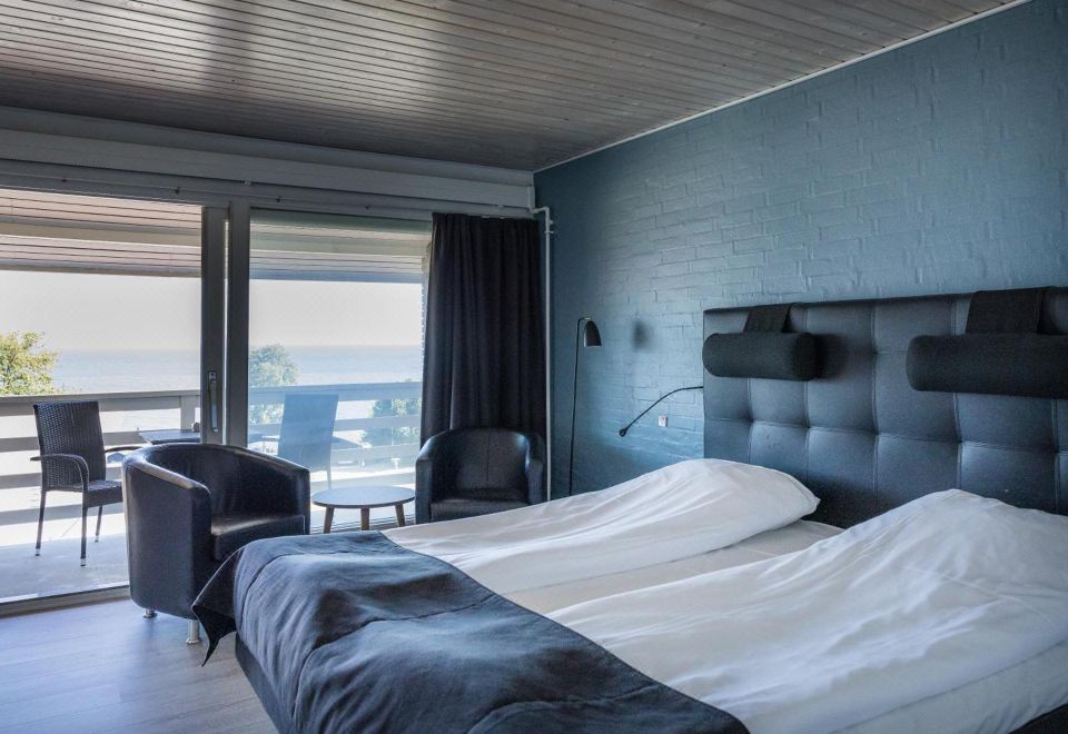 带海景的双人房