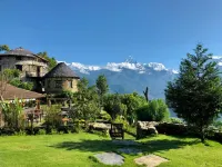 Bhanjyang Village Lodge Hotel a 