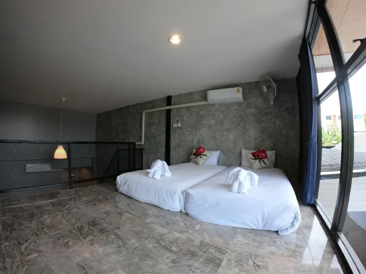 ห้องสำหรับครอบครัวพร้อมวิวสระว่ายน้ำ