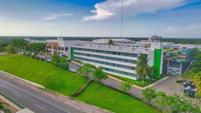 Holiday Inn VILLAHERMOSA AEROPUERTO by IHG Отели в г. 